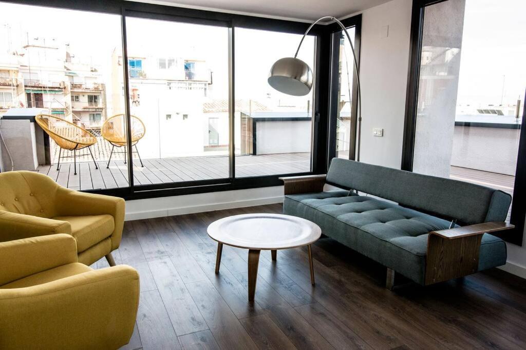 Atico Con Terraza En El Centro De Reus Apartment Екстериор снимка