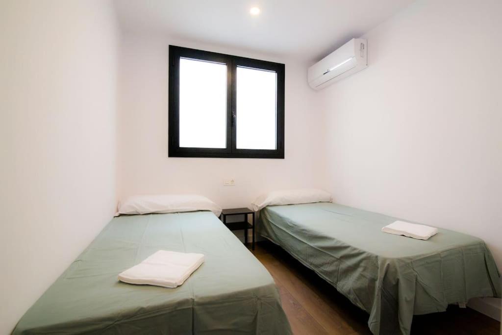 Atico Con Terraza En El Centro De Reus Apartment Екстериор снимка